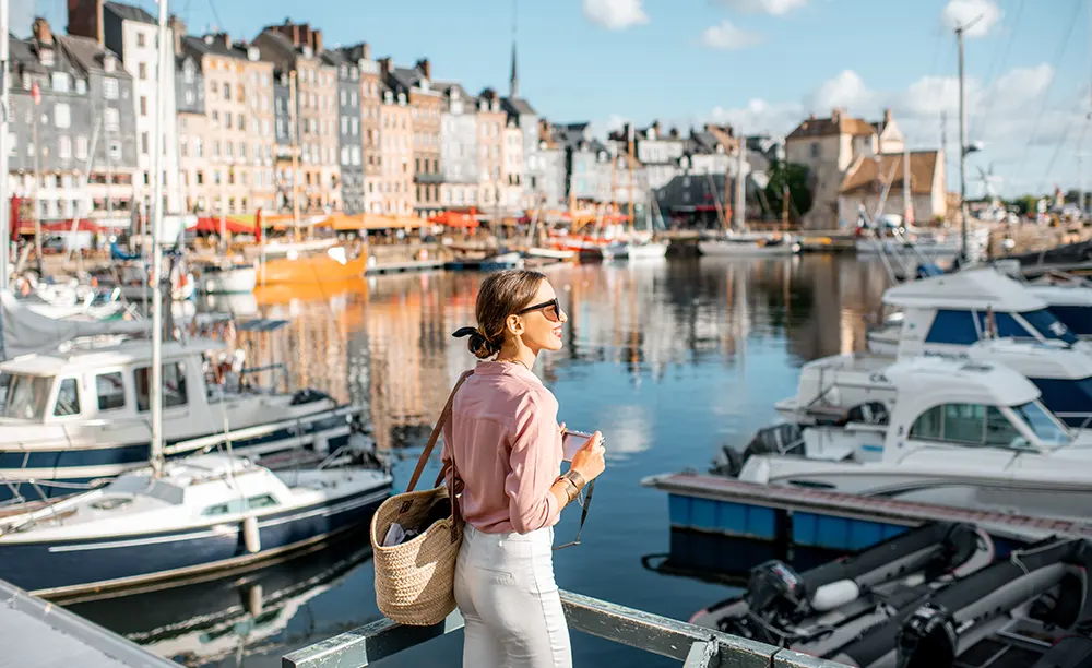 HONFLEUR DISTILLE LE PARFUM DES VACANCES